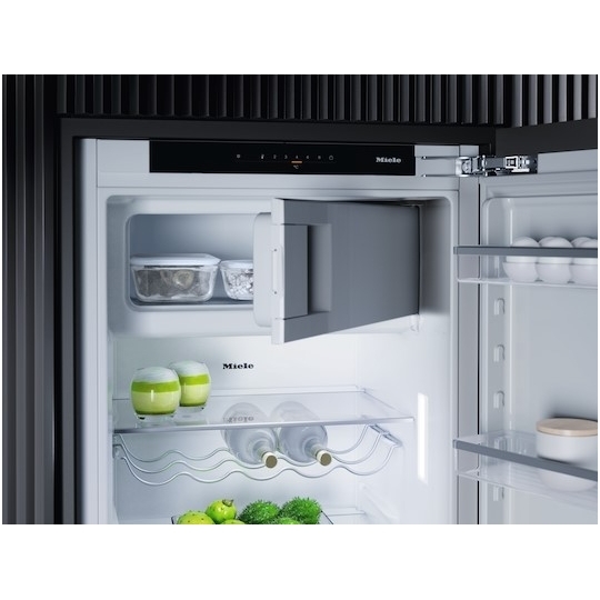 Šaldytuvas Miele K 7318 D 2 Šaldytuvas Miele K 7318 D 2